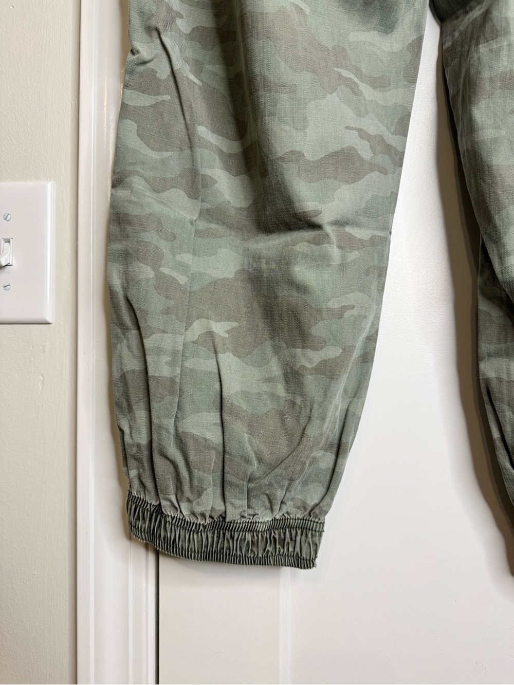Knox Rose Camo Jogger - Picture 3 of 6